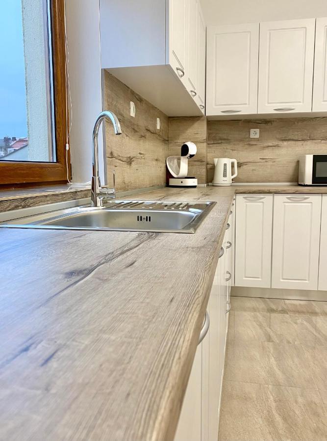 Апартамент Spacious & Cozy 2 Bed With Work Space & Fast Wi-fi *