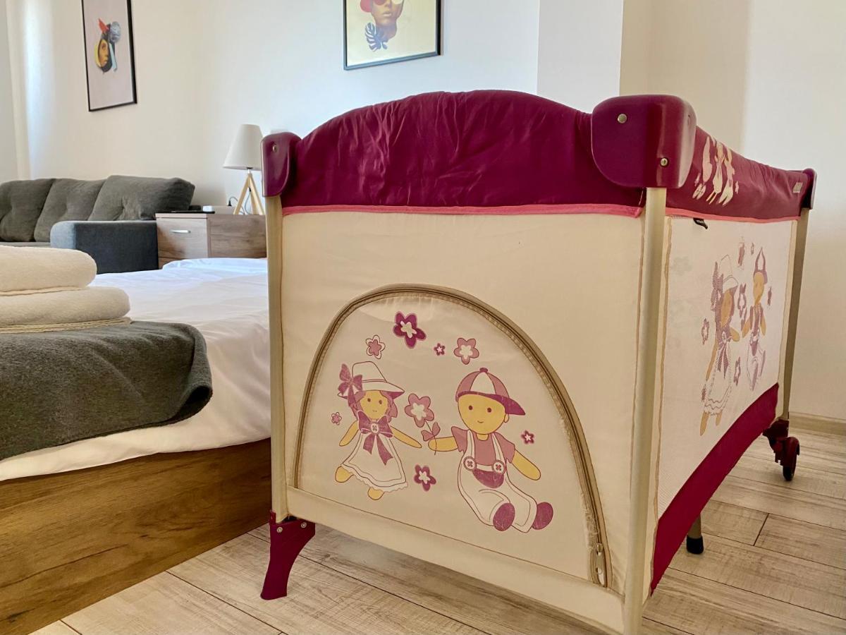 Spacious & Cozy 2 Bed With Work Space & Fast Wi-fi *